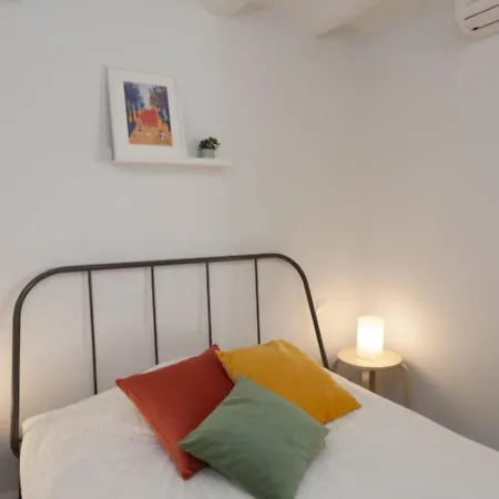 Soho Apartments & Studios Ramblas Barcelona Exterior photo