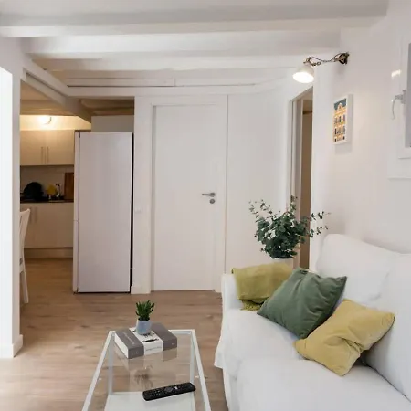 Soho Apartments & Studios Ramblas Barcelona Exterior photo