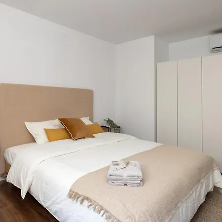 Soho Apartments & Studios Ramblas Barcelona Exterior photo